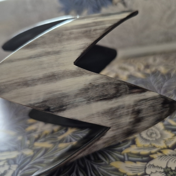 Black and White Zigzag cuf Horn Bracelet - Picture 6 of 11